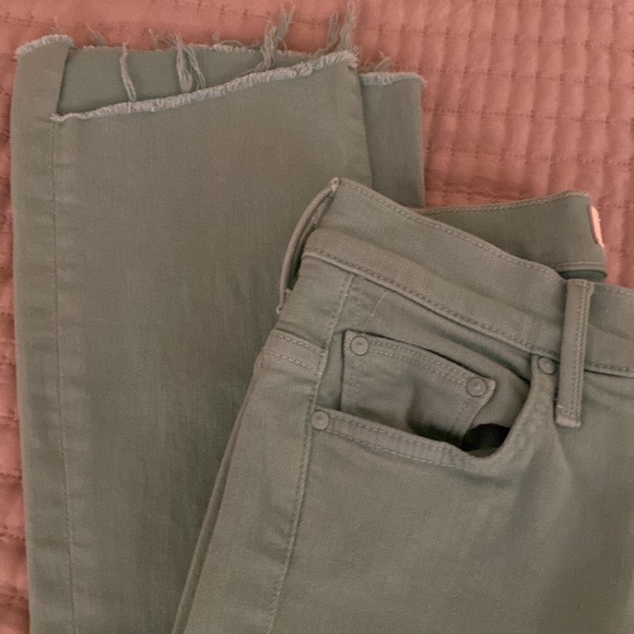 NWT!  Mother jeans.  The insider crop step fray. - Picture 6 of 8